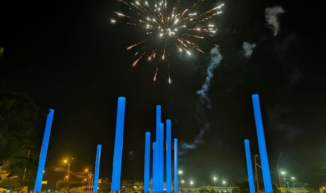 En Montería, pueden disfrutar el alumbrado navideño de la glorieta del terminal