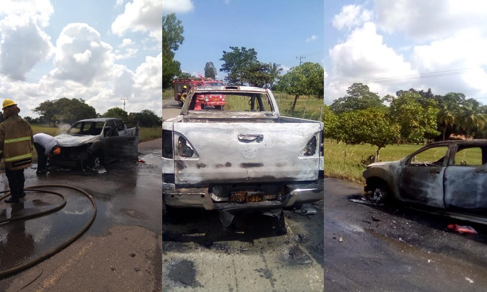 Camioneta quedó completamente destruida tras incendiarse en la vía Ayapel – La Apartada