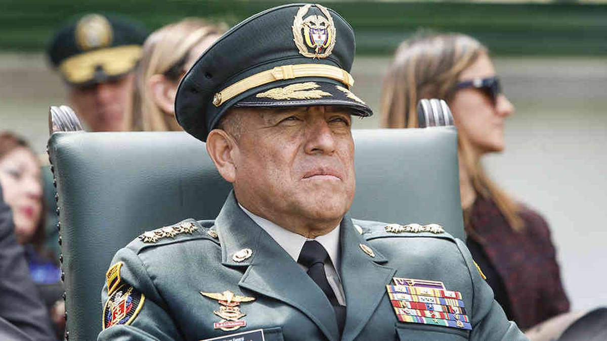 Designan al comandante de las FF.MM. como ministro de Defensa encargado