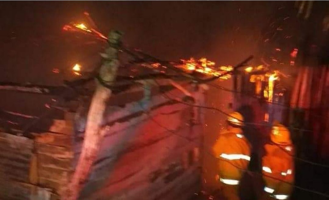 Voraz incendio consumió humilde vivienda en Tierralta