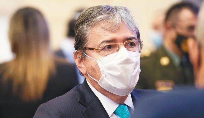 Ministro de Defensa fue hospitalizado en Barranquilla por Covid-19