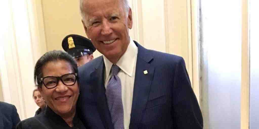Una cordobesa en la Casa Blanca: Teresa González atendió a Joe Biden en su posesión