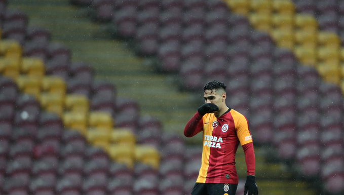 Falcao la pasa mal en Turquía, Galatasaray buscaría rescindir su contrato