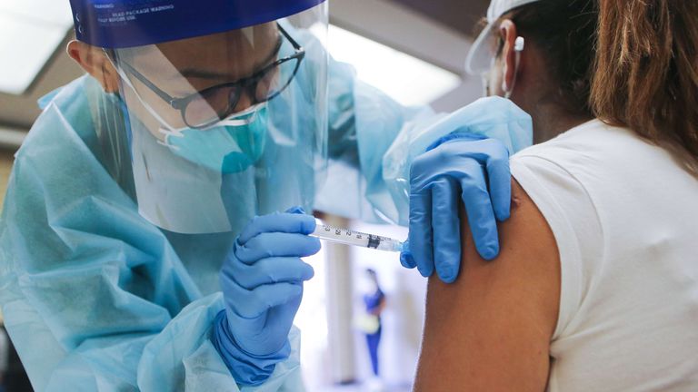 Primera etapa de vacunación contra el Covid-19 contaría con 50 mil dosis en Colombia