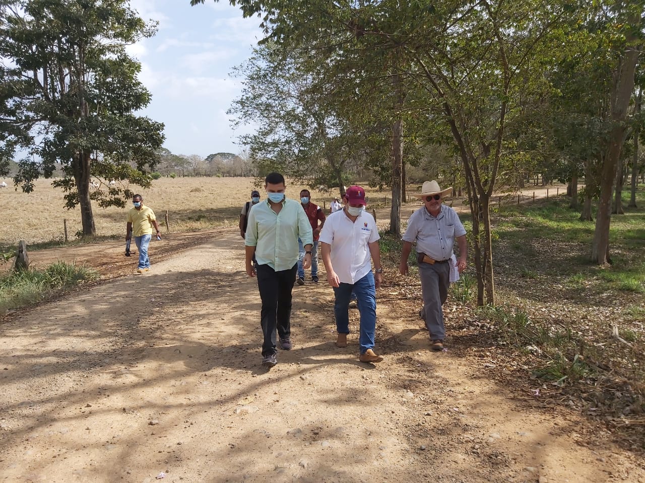 Concejales Billy Soto y Luis Carlos Fuentes buscan soluciones para mejorar tramo vial en zona rural de Montería