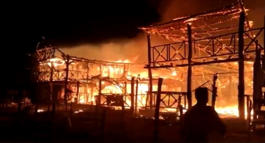 Emergencia en Barú: fuerte incendio consumió varios hostales