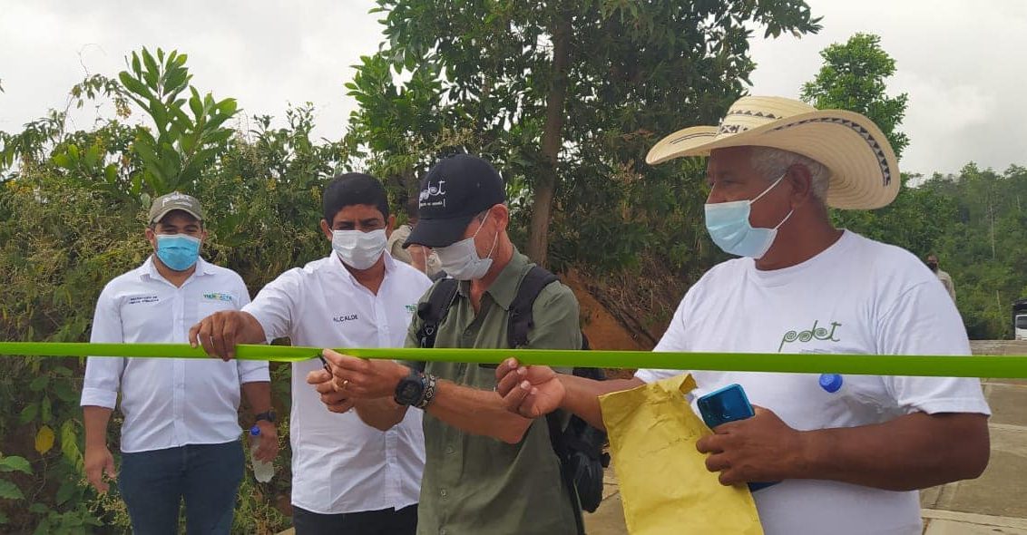 Gobierno entregó obra en placa huella en zona rural de Tierralta