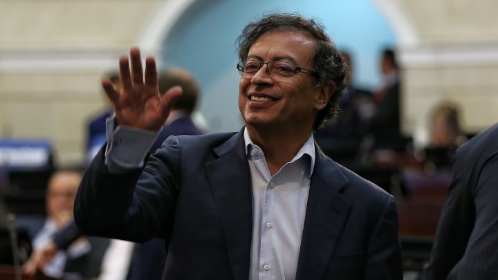 Dieron de alta a Gustavo Petro tras permanecer hospitalizado por Covid-19 en Italia