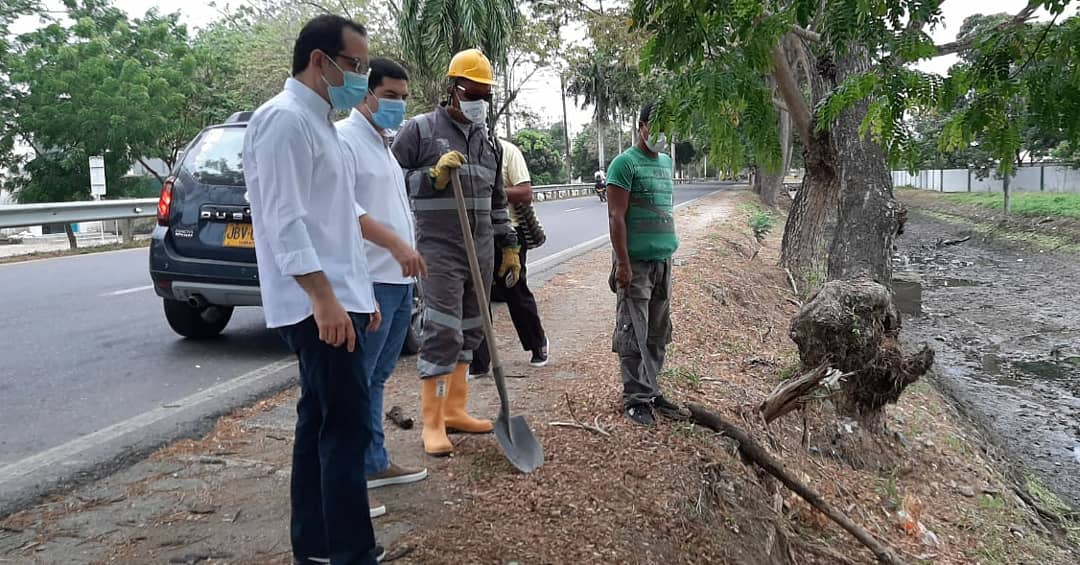 Realizan limpieza del canal pluvial del norte de Montería