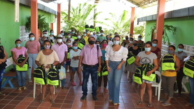 Gestora Social de Sahagún hizo entrega de kits escolares en zona rural