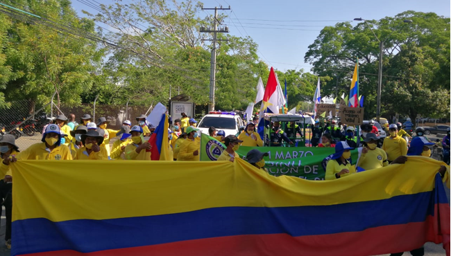 Recicladores de oficio de cinco municipios protestaron a las afueras de la CVS en Montería