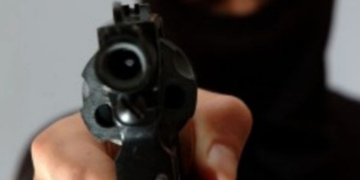 Hombres fuertemente armados asaltaron casa de docente en San Pelayo