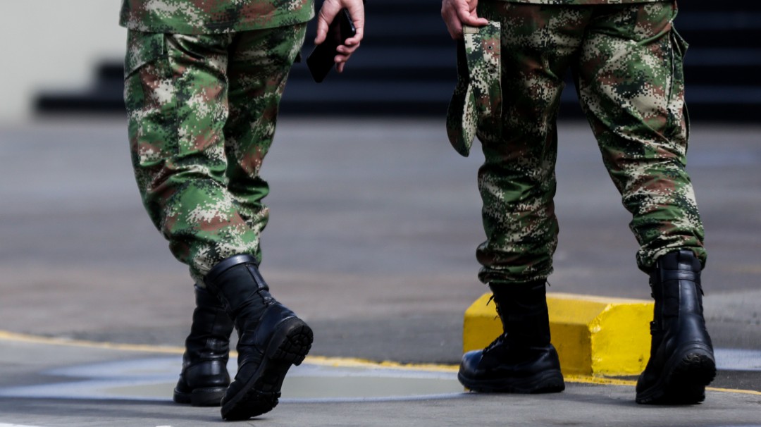 Reportan que 120 militares colombianos que llegaron de Egipto tienen Covid-19, 10 casos son de la cepa británica