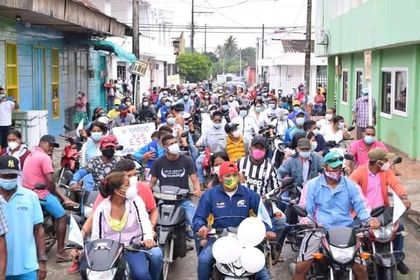 En plena alerta roja, gerente del Hospital de San Bernardo habría regalado gasolina a motociclistas que protestaron contra IPS