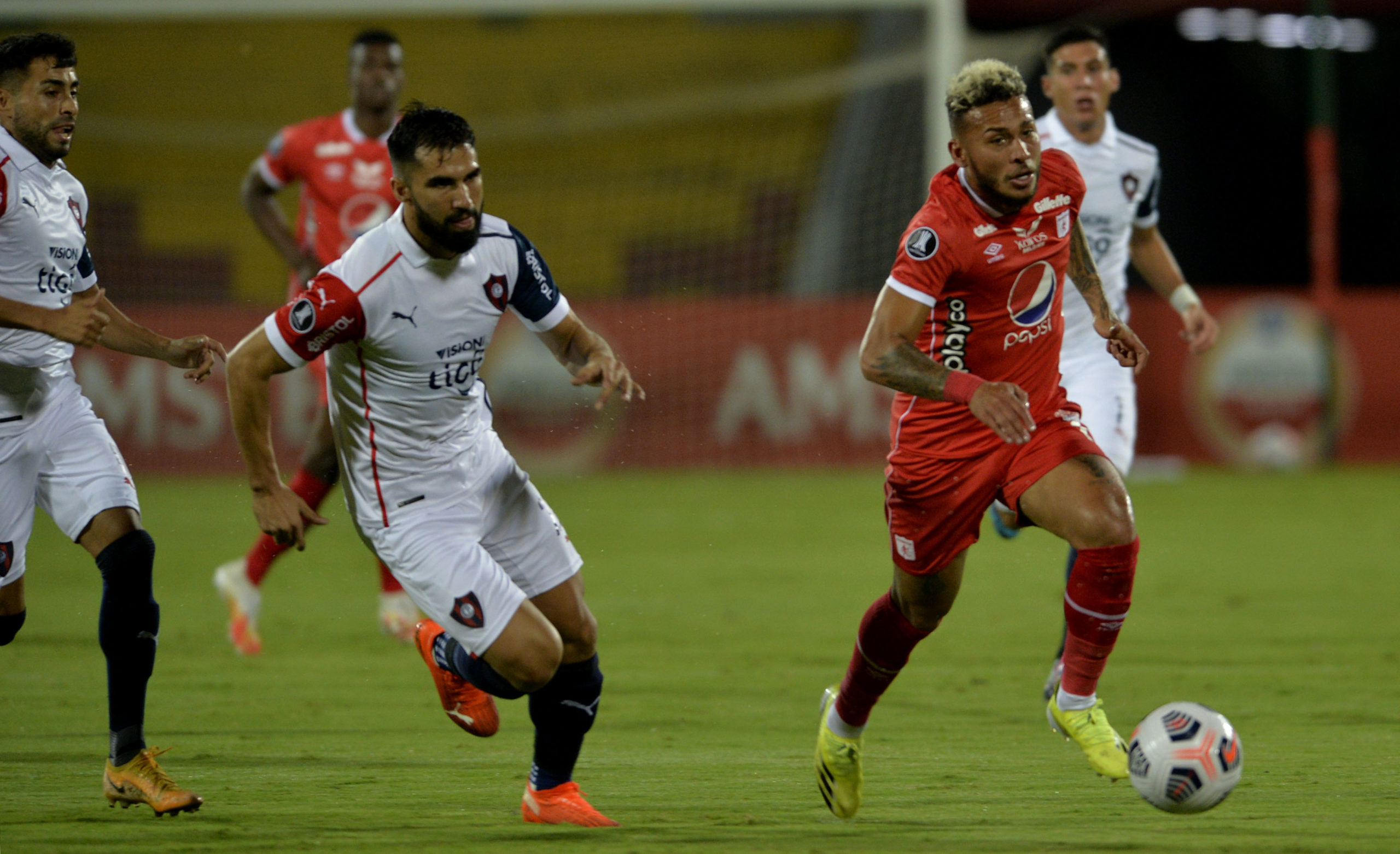 Mal arranque, América cayó en su debut por Libertadores