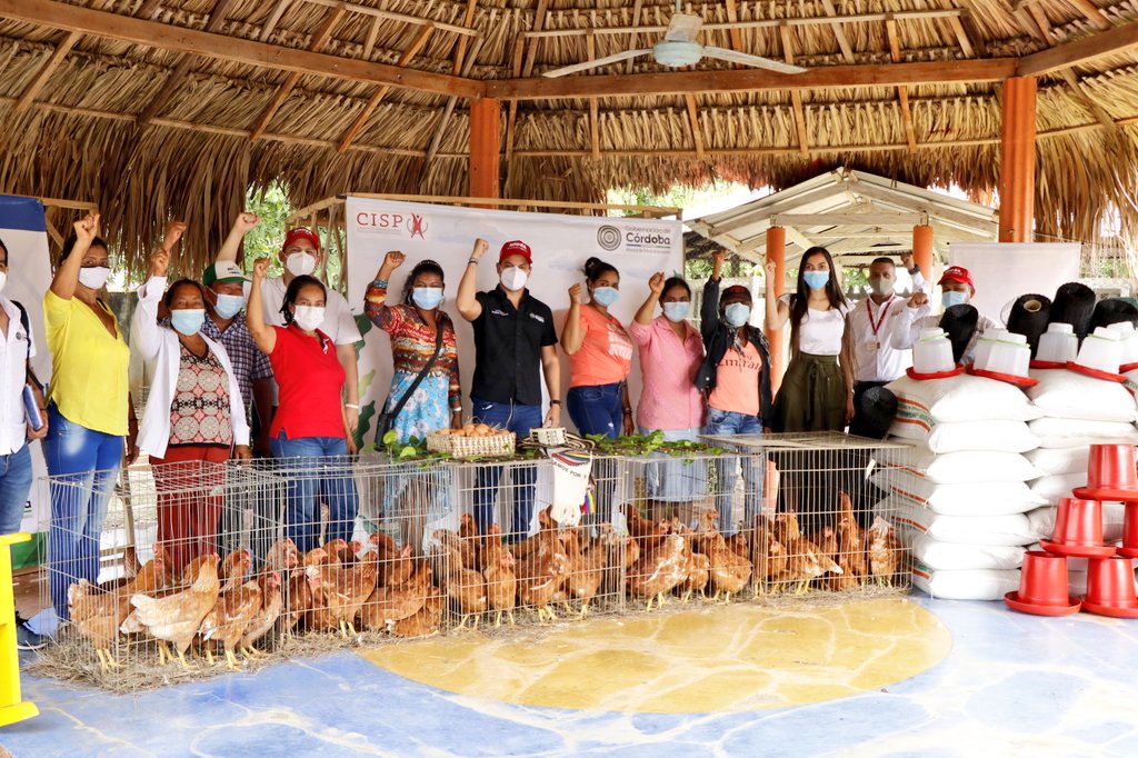 Entregan kits de producción a familias campesinas en zona rural de Montería