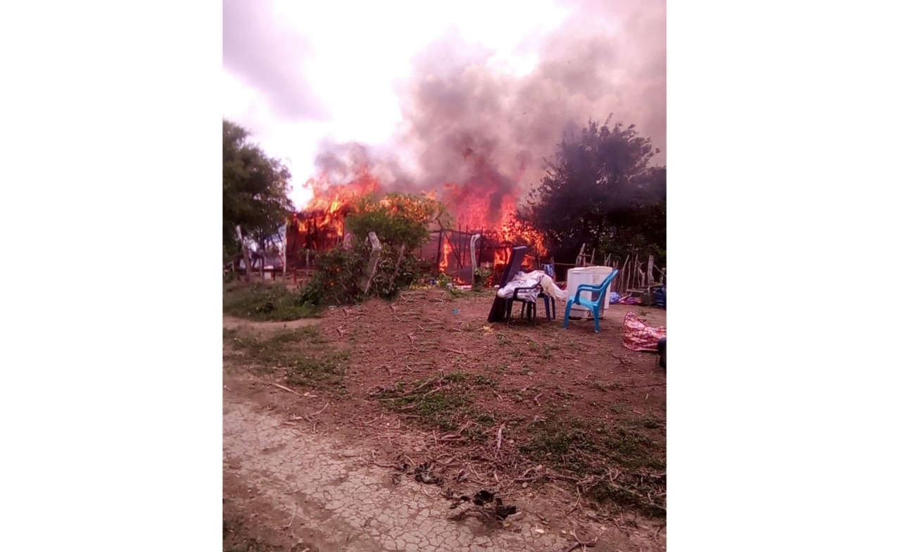 Perdieron todo, voraz incendio dejó en la calle a una familia en zona rural de Lorica