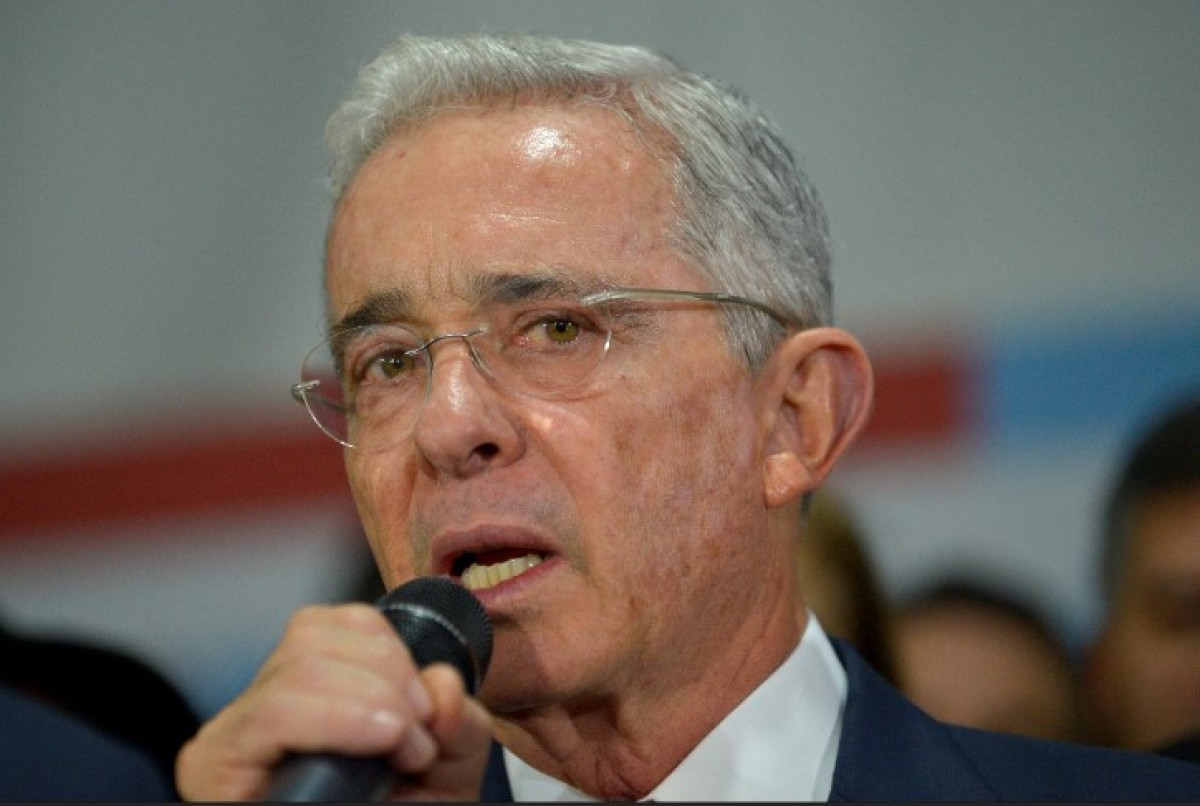 Uribe aseguró que está de acuerdo con que se amplié el número de personas que declaran renta