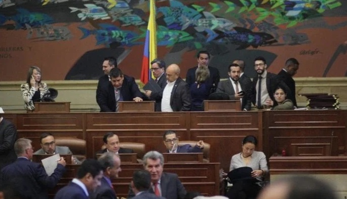 Para adelante la reforma tributaria, Congreso inició el debate