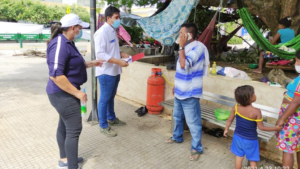 ¿Quién responde? Quejas porque el Parque Simón Bolívar se convirtió en un chiquero tras desplazamiento indígena