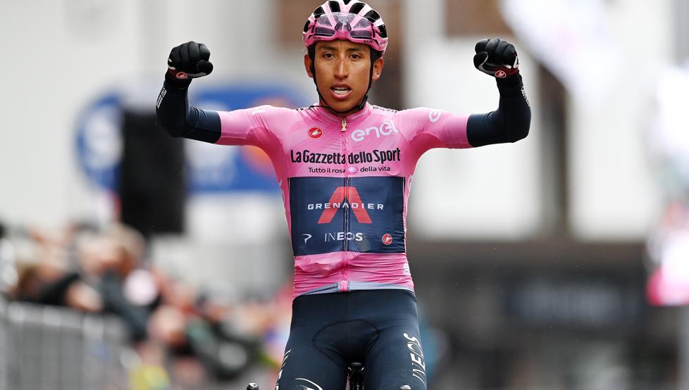 Más líder que nunca, Egan Bernal ganó la etapa 16 del Giro de Italia