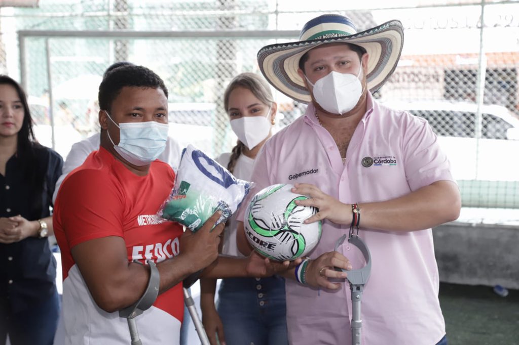 Comprometido con el deporte, gobernador entregó insumos a Club de Amputados de Córdoba