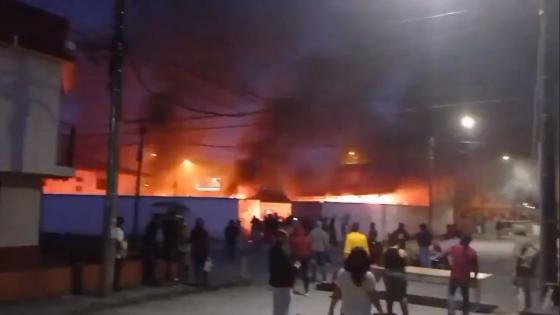Noche de disturbios: queman sede de Medicina Legal en Popayán, habían varios cuerpos sin identificar