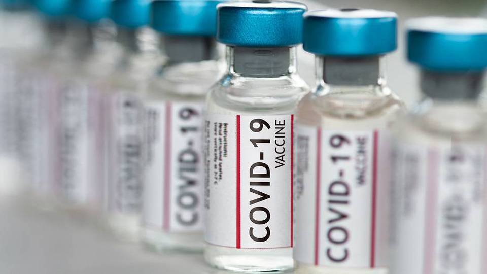 Congreso citó a debate de control político al ministro de Salud por colados en vacunación