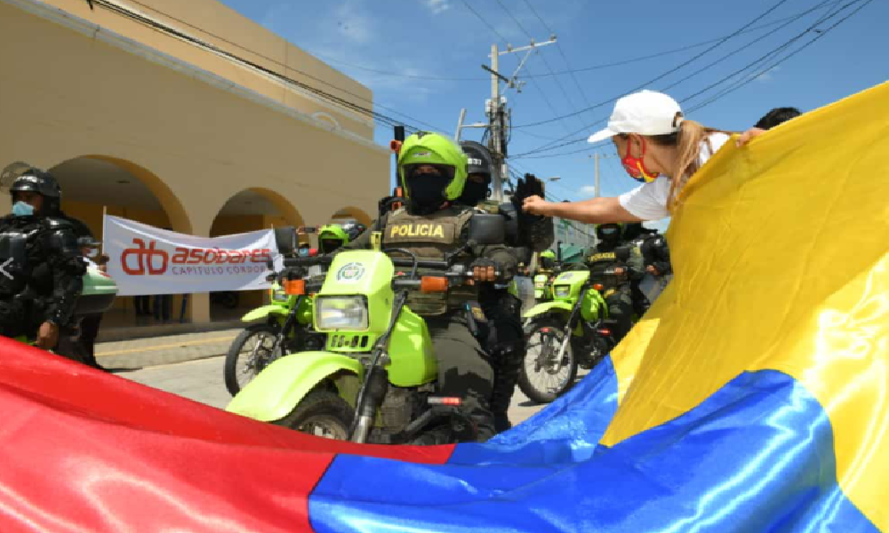 Montería da ejemplo, realizan calle de honor a la Fuerza Pública durante ‘Marchatón’