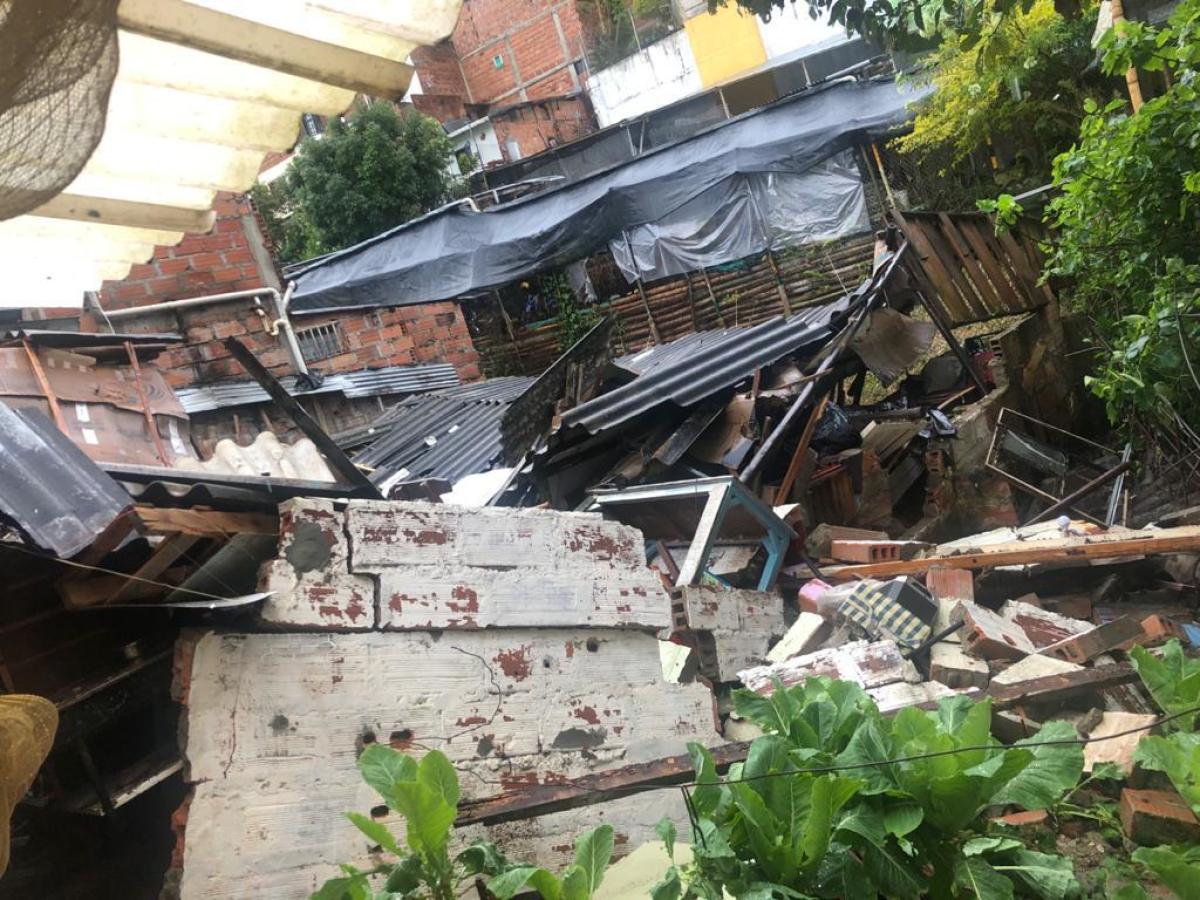 Las lluvias siguen causando estragos en Antioquia, dos heridos y cuatro casas destruidas dejaron deslizamientos