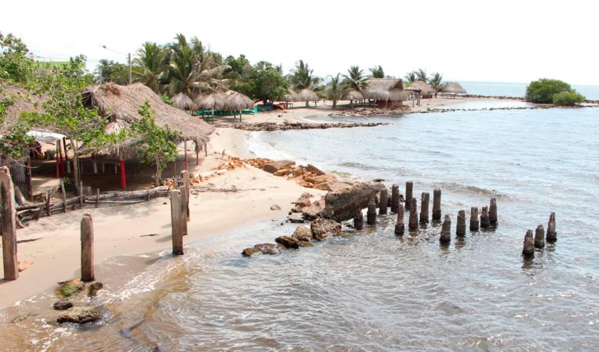 Temor en Coveñas por la supuesta llegada de los «mochacabeza»