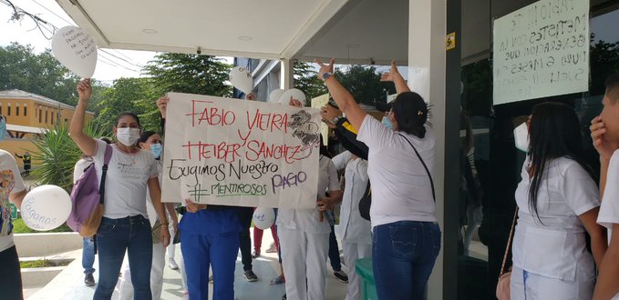 ¡Vuelve y juega! extrabajadores de Clínica La Esperanza alzan su voz de protesta por falta de pago