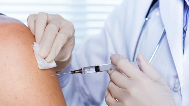 Insólito, por error mujer recibió seis dosis de la vacuna contra el Covid