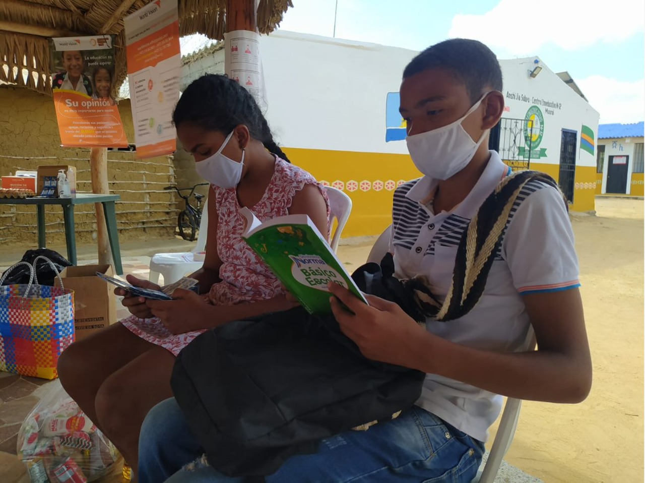 Kits escolares para el retorno seguro a clases de la niñez más vulnerable de Maicao y Riohacha
