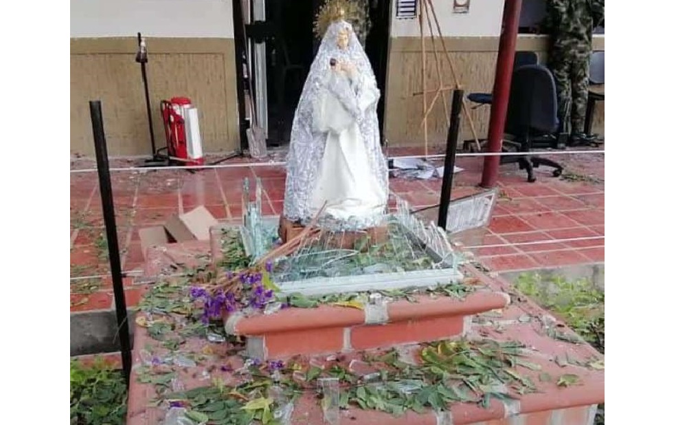 Intacta, quedó escultura de la virgen en la Brigada 30 en Cúcuta tras atentado con carro bomba