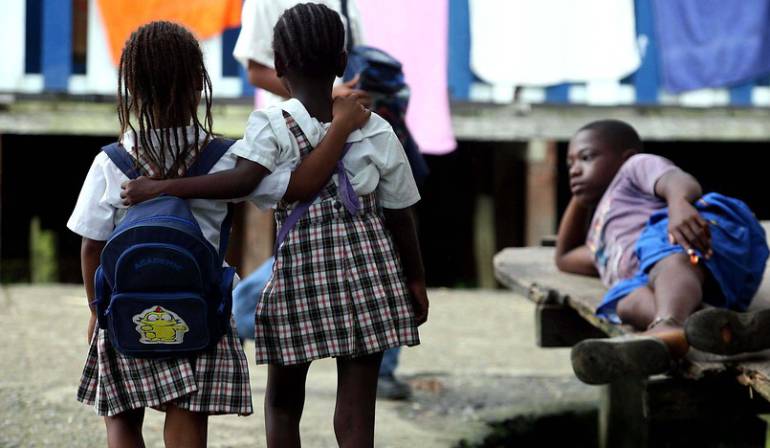 A cuarentena a 1.300 niños que regresaron a clases presenciales en Chocó por contagio de una profesora