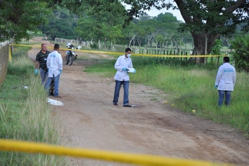 Hallan cuerpo de un hombre con signos de tortura en la vía a Guateque