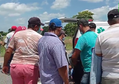 Choque de bus y moto en Cereté dejó personas heridas