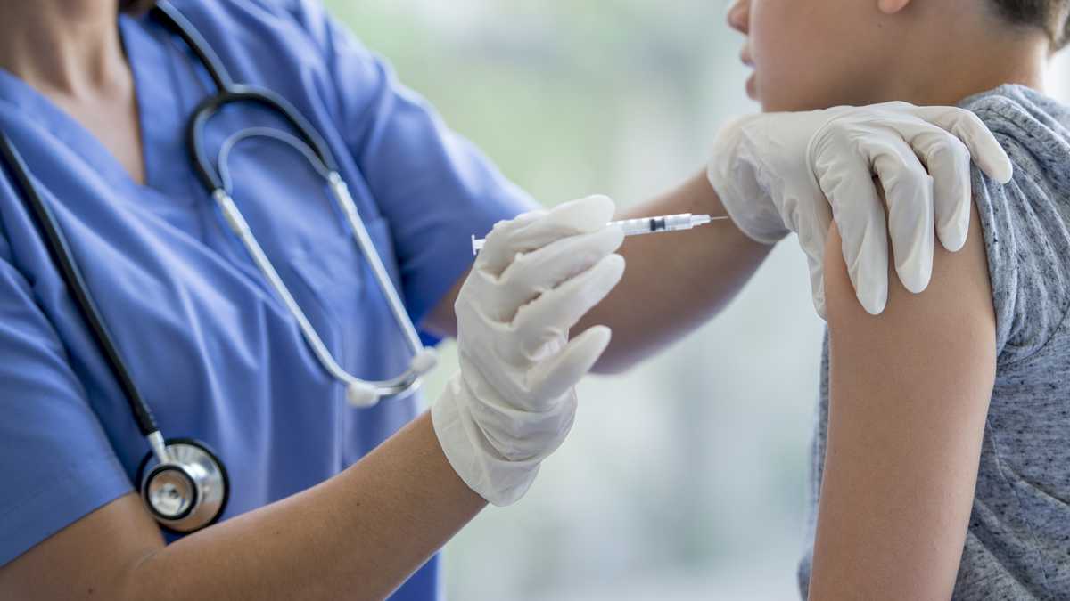 MinSalud señaló que vacunación a mayores de 12 años con comorbilidades está garantizada