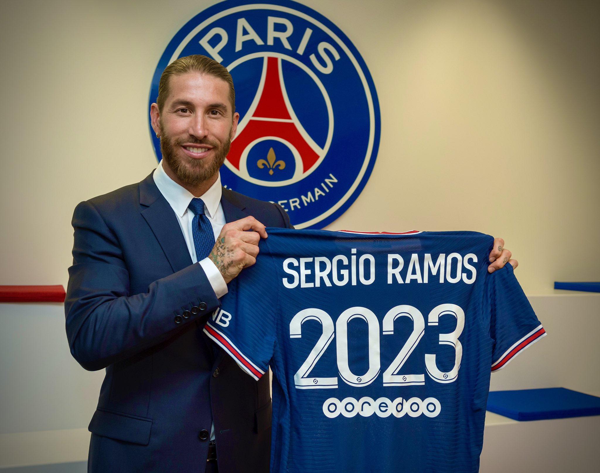 Otra estrella para su firmamento, PSG oficializó el fichaje de Sergio Ramos