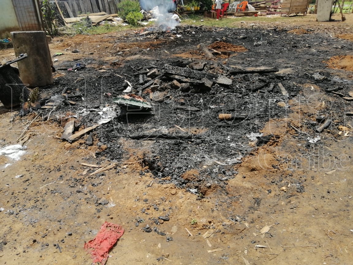 Servicio social: incendio dejó reducida a cenizas una vivienda en zona rural de Montería