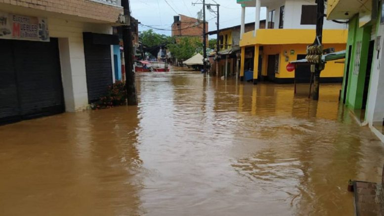 Tras fuertes lluvias se desbordó el río Nechí, 14 barrios se inundaron en Zaragoza