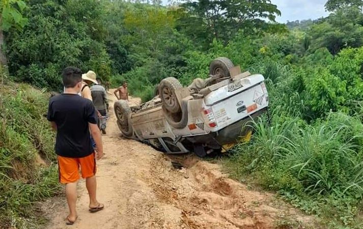 Camioneta en la que iban contratistas de Afina se volcó en zona rural de Pueblo Nuevo