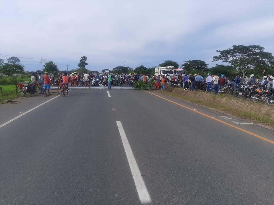 Nuevo bloqueo en la vía Lorica – Montería por desbordamiento del río Sinú