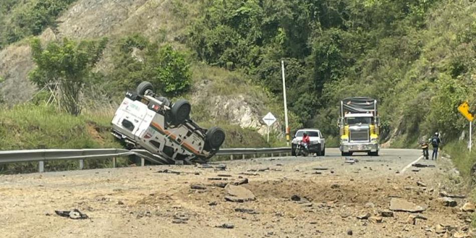 Reportan hostigamiento a furgón blindado de la Policía de Tránsito en Antioquia