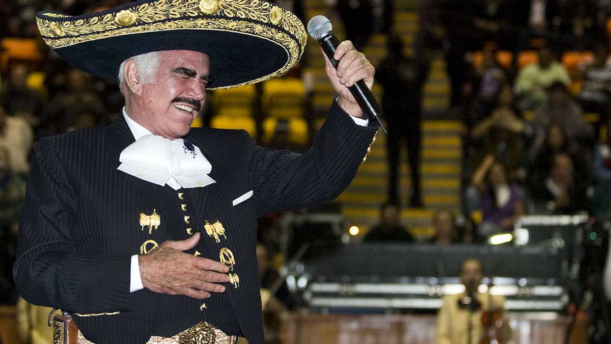 Vicente Fernández padece Guillain-Barré, la misma enfermedad que sufrió Diomedes Díaz