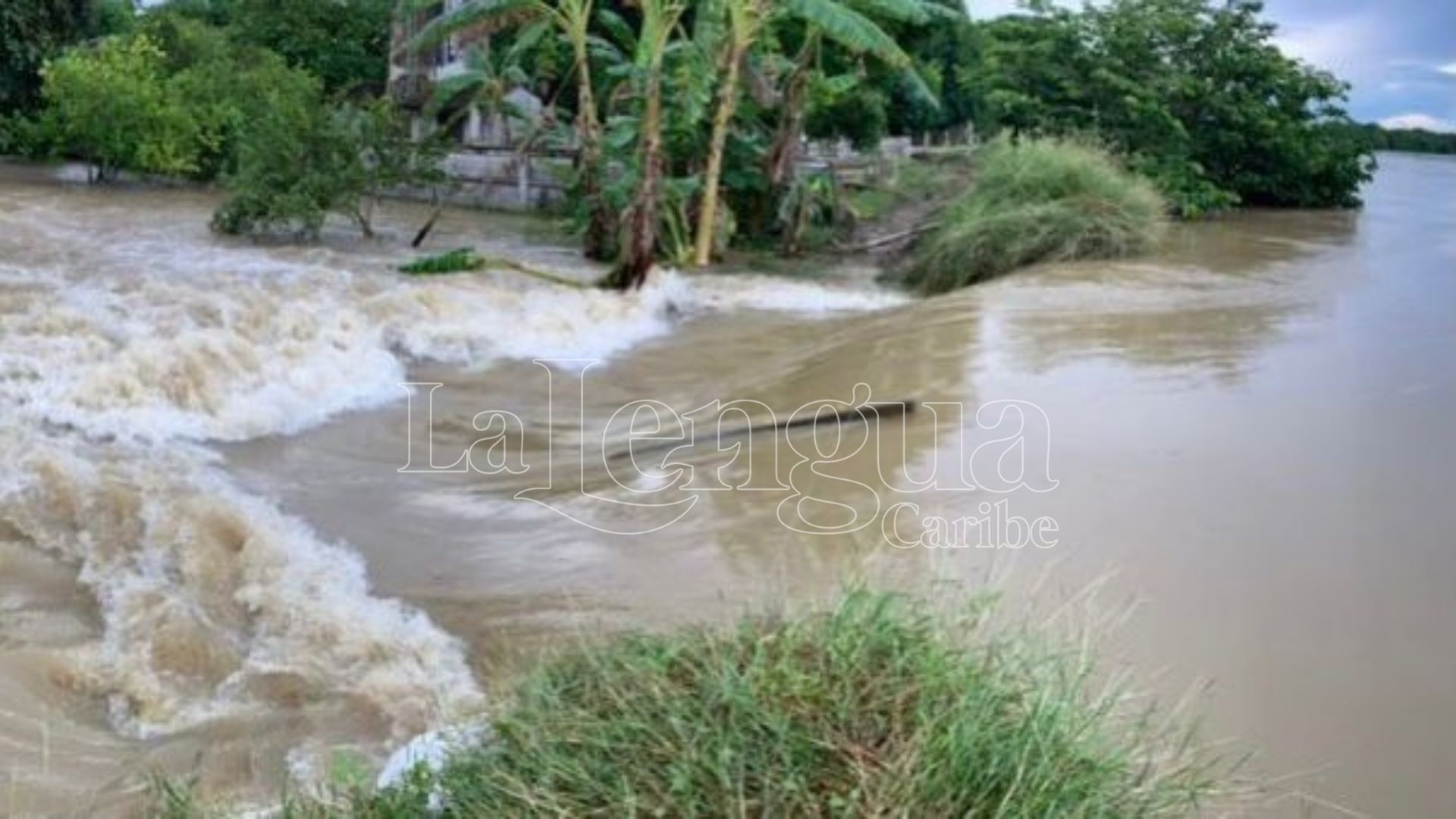 Río Sinú abrió nuevo boquete entre Sarandelo y Cotocá Arriba en Lorica