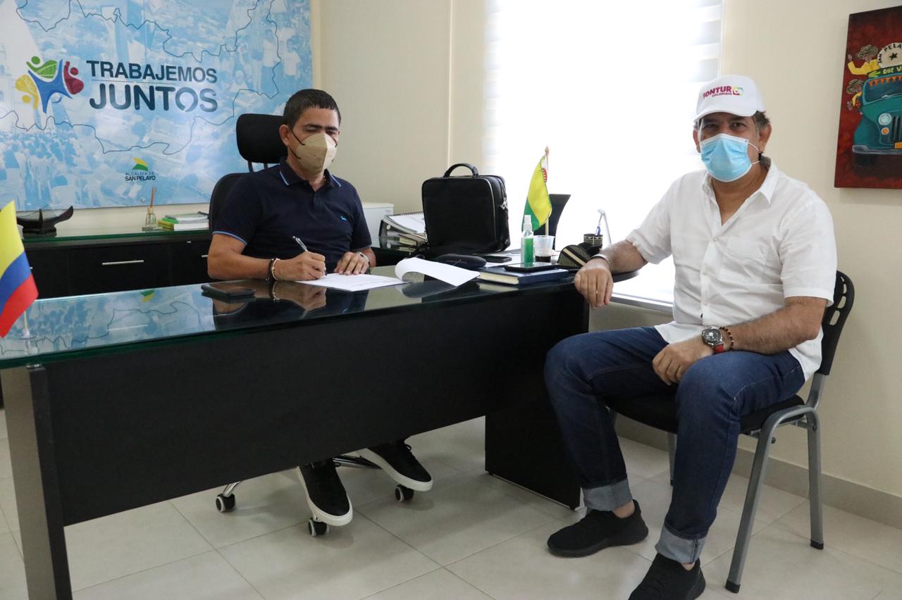 Alcalde de San Pelayo firmó convenio para la implementación del programa ‘Pueblos que Enamoran’ de Fontur y el MinComercio