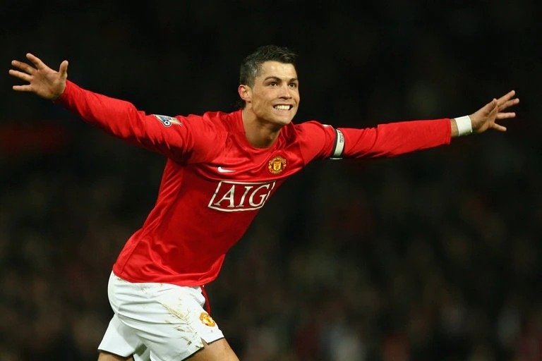 Cristiano Ronaldo regresa a casa, es nuevo jugador del Manchester United