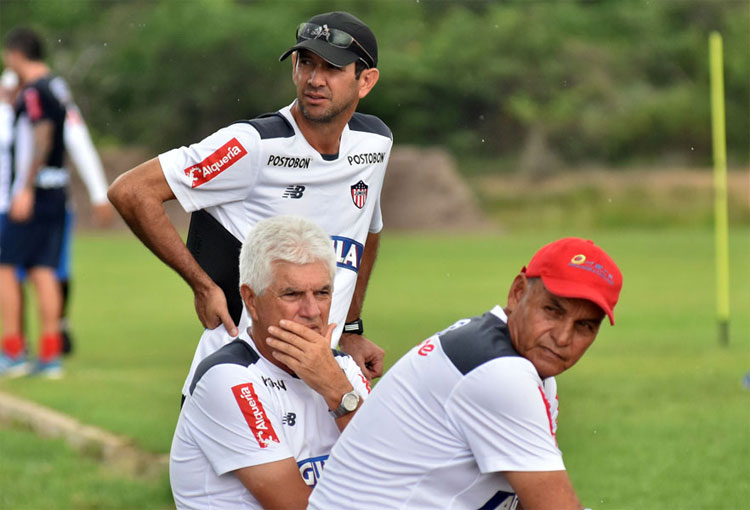 ¿Quién será el nuevo técnico de Junior? Suenan Comesaña y Arturo Reyes